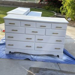 White Dresser With Gold Handles 