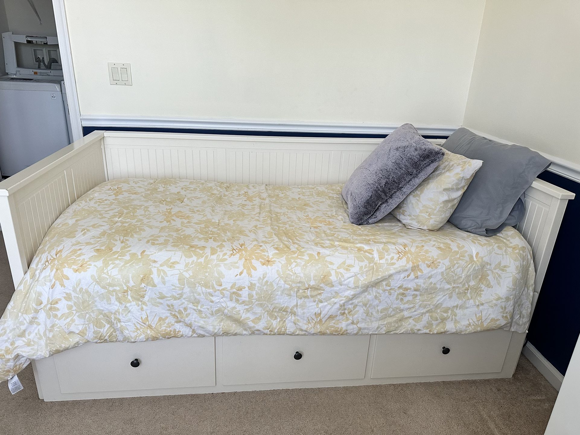 Twin Bed w/ 3 Storage Drawers