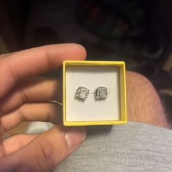 Gold Earrings 10k Natural Diamonds