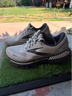 Brooks shoes
