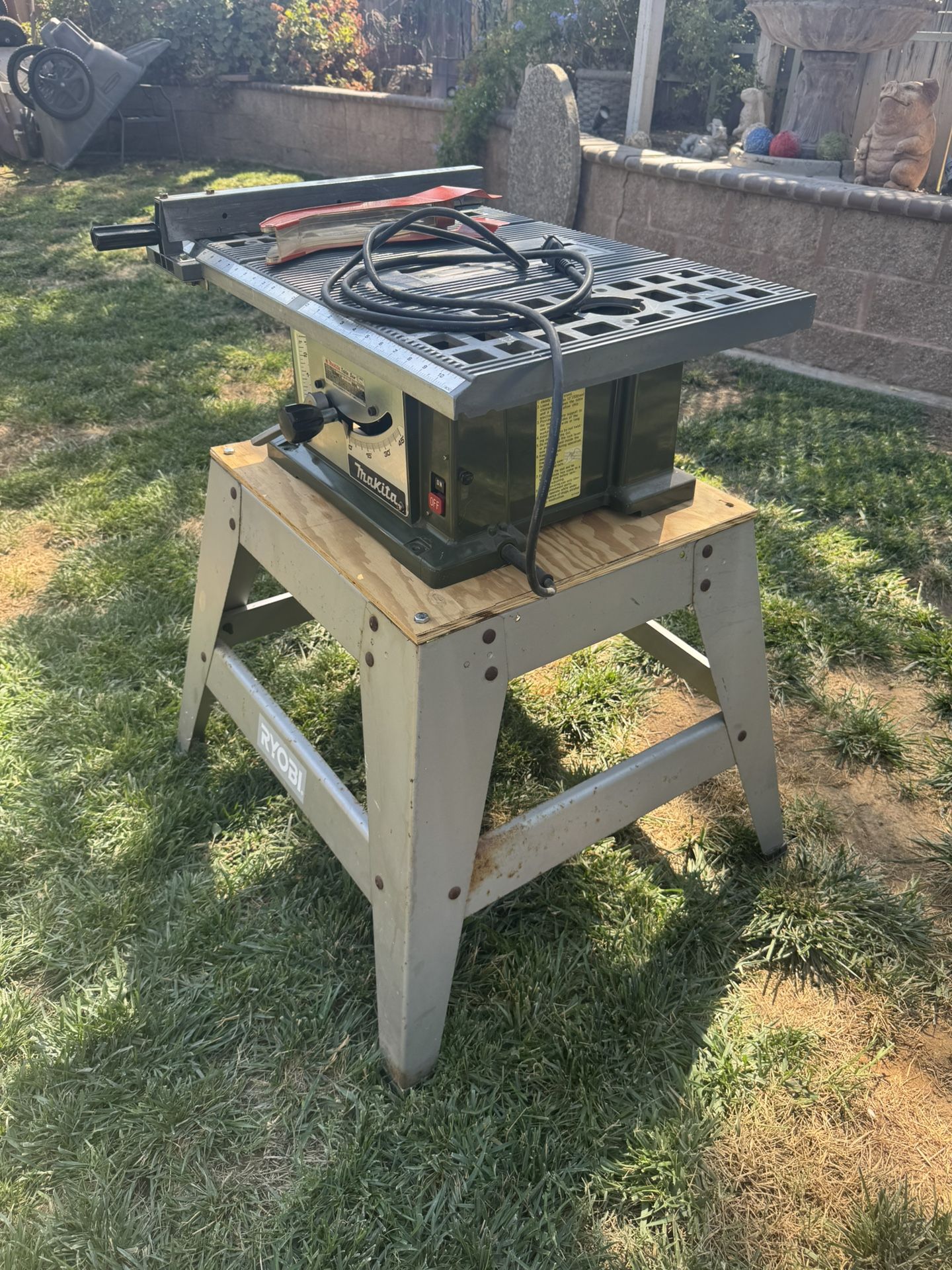 Makita Table Saw with stand In Excellent Working Condition👍