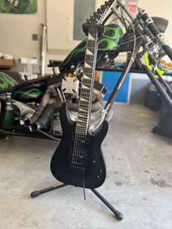 Jackson Dinky Arch Top JS22 DKA - Satin Black