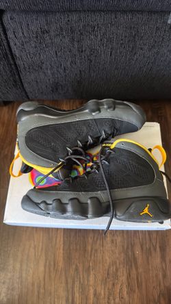Jordan 9 DARK CHARCOAL UNIVERSITY GOLD