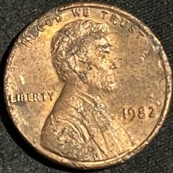 1982 Lincoln Memorial Penny With Broad Strike Obverse And Reverse