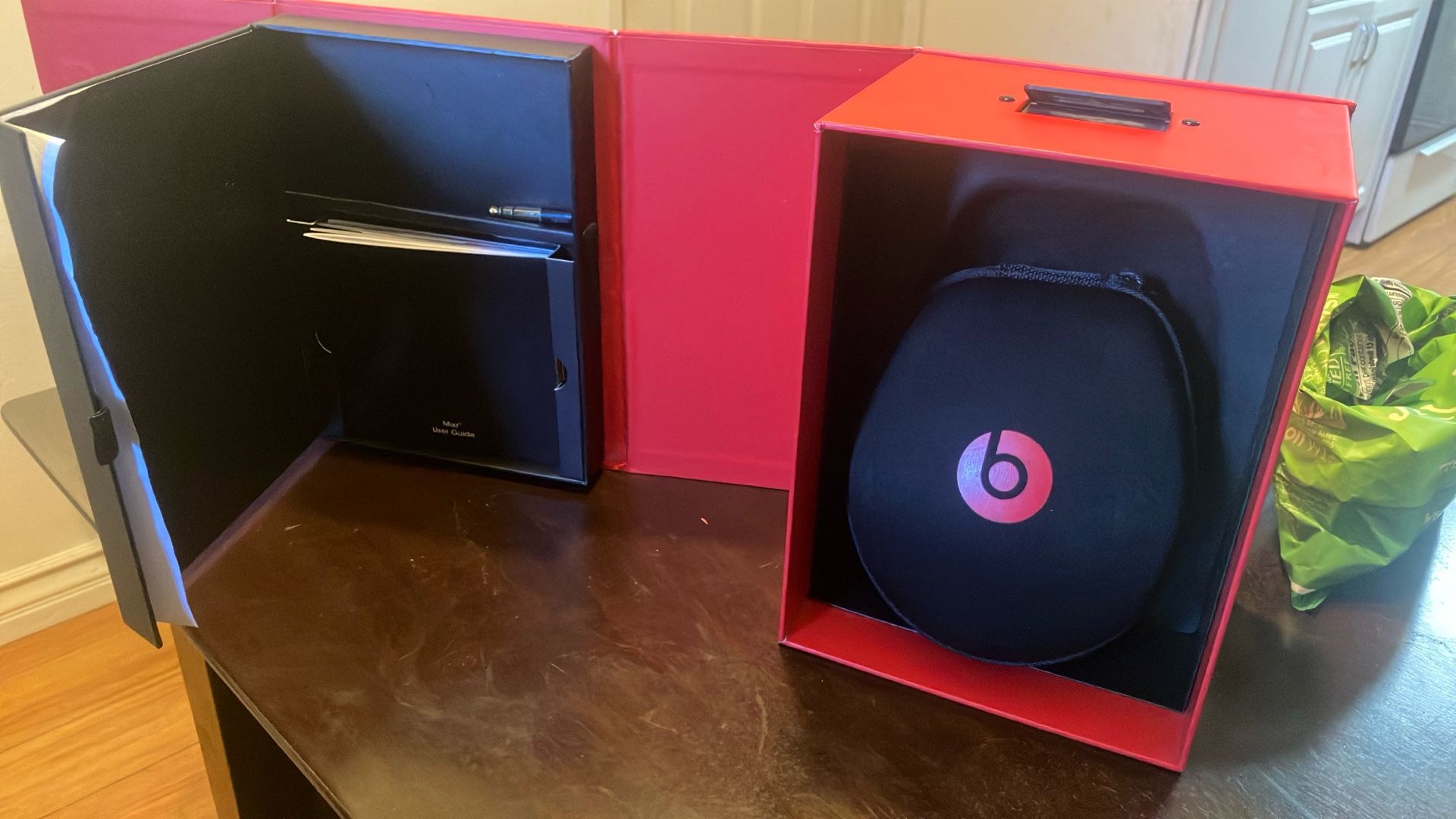 Red Beats Mixr (Wired)