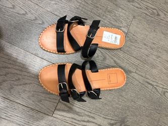 Dolce Vita sandals. NEW. Size  8.5