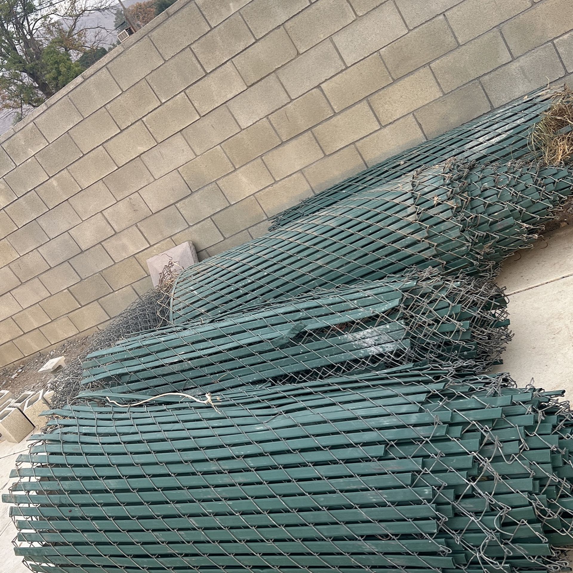 Used Chain Link Fence 250 Feet for Sale in Riverside, CA OfferUp