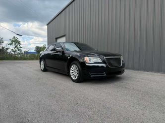 2012 CHRYSLER 300 - 1 OWNER - CLEAN TITLE