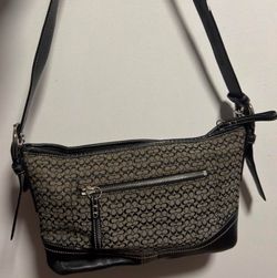 Authentic Coach crossbody/shoulder bag
