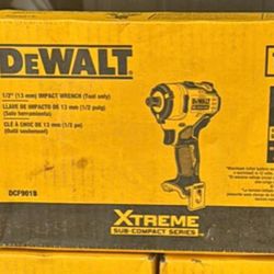 Dewalt Impact Wrench 1/2 12 VOLTS 