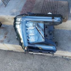 2021 2024 G m c yukon x l 1500 right headlight , auto parts