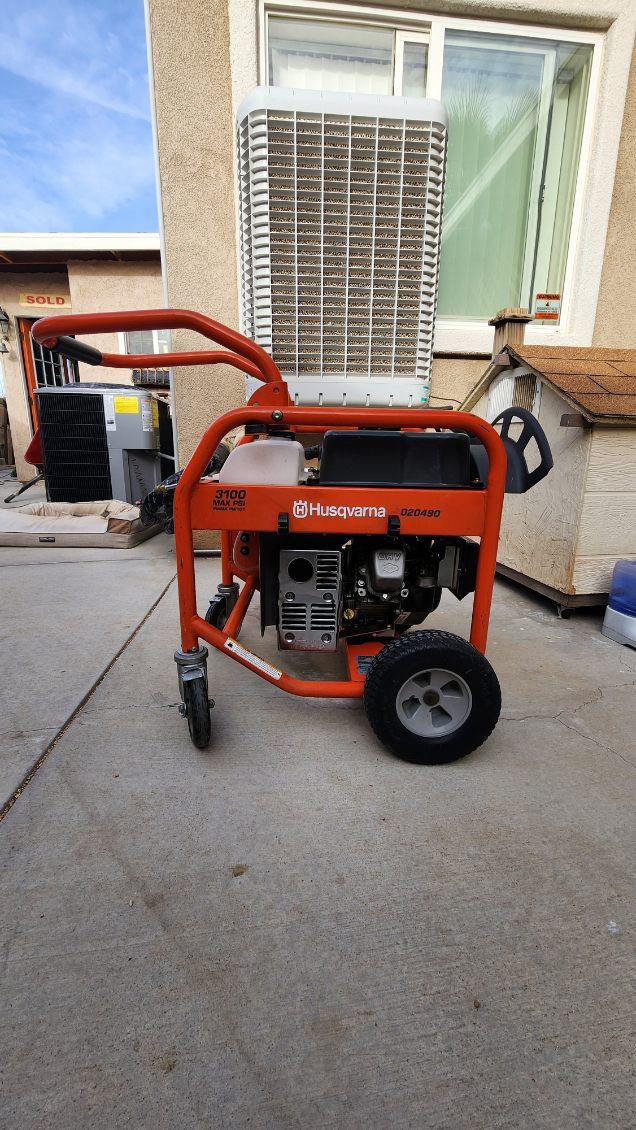 HUSQUARNA 3100 PSI  NICE!! For a second owner  VERY GOOD CONDITION, It’s been in storage for so long, only like 20 hours of use . Everything Include ,
