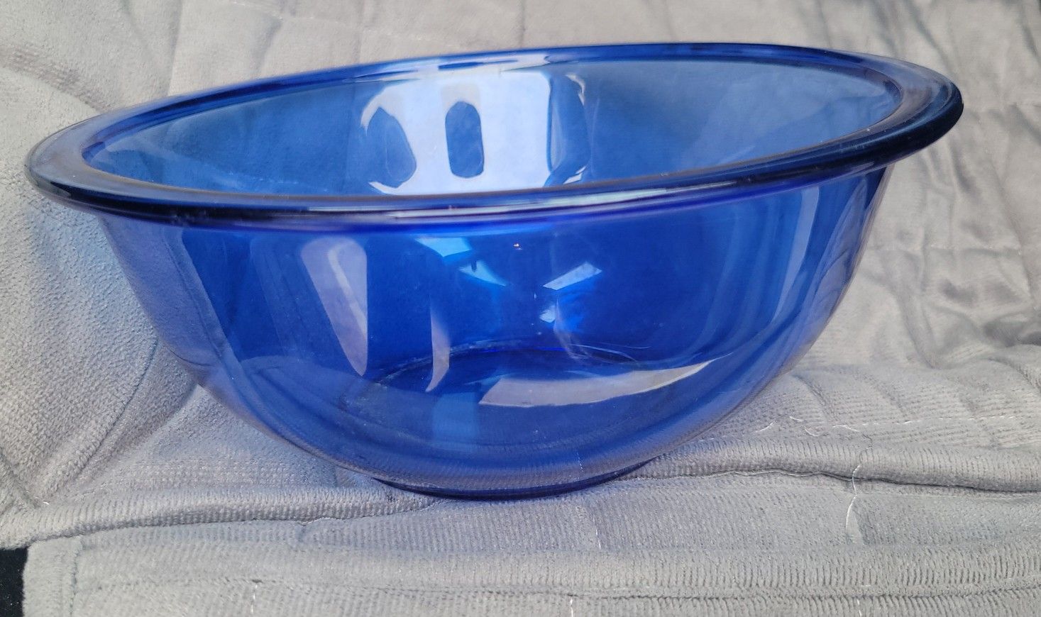 PYREX CLEAR BLUE VINTAGE BOWL