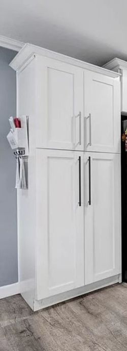 White Shaker Pantry Cabinet / Kitchen Storage Organizer (W18" x D24" x H84")