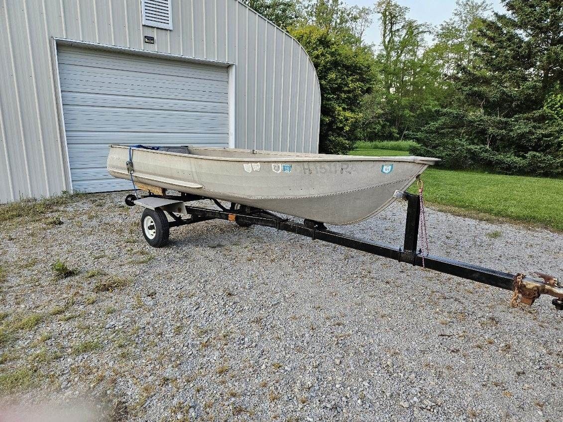 12' Aluminum Fishing Boat With Trailer And Trolling Motor