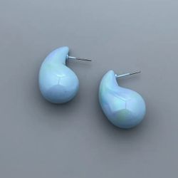 Brand New Shiny Lightweight Tear Drop Earrings