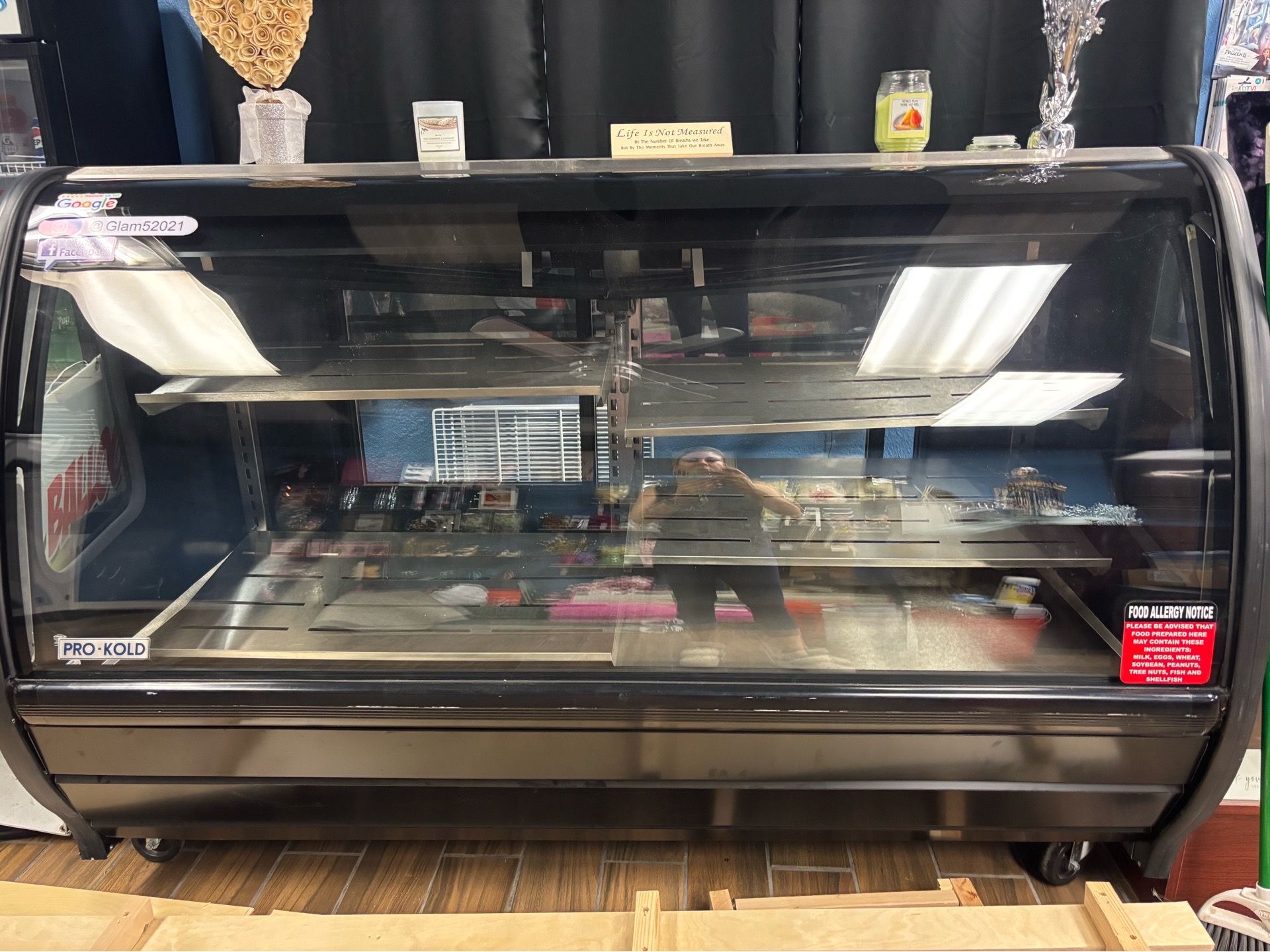 Cake display
