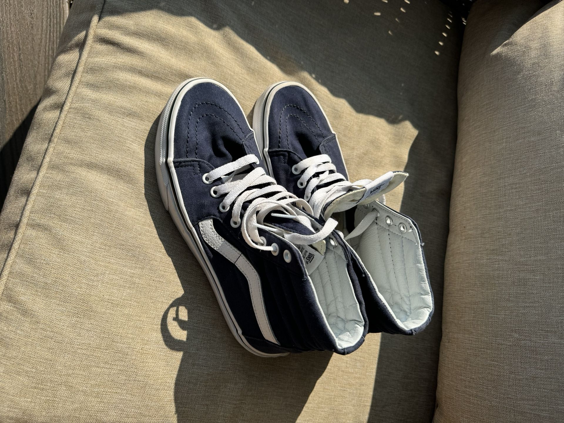 Vans Women’s 8.5 Navy Blue High tops