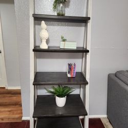 Bookshelve