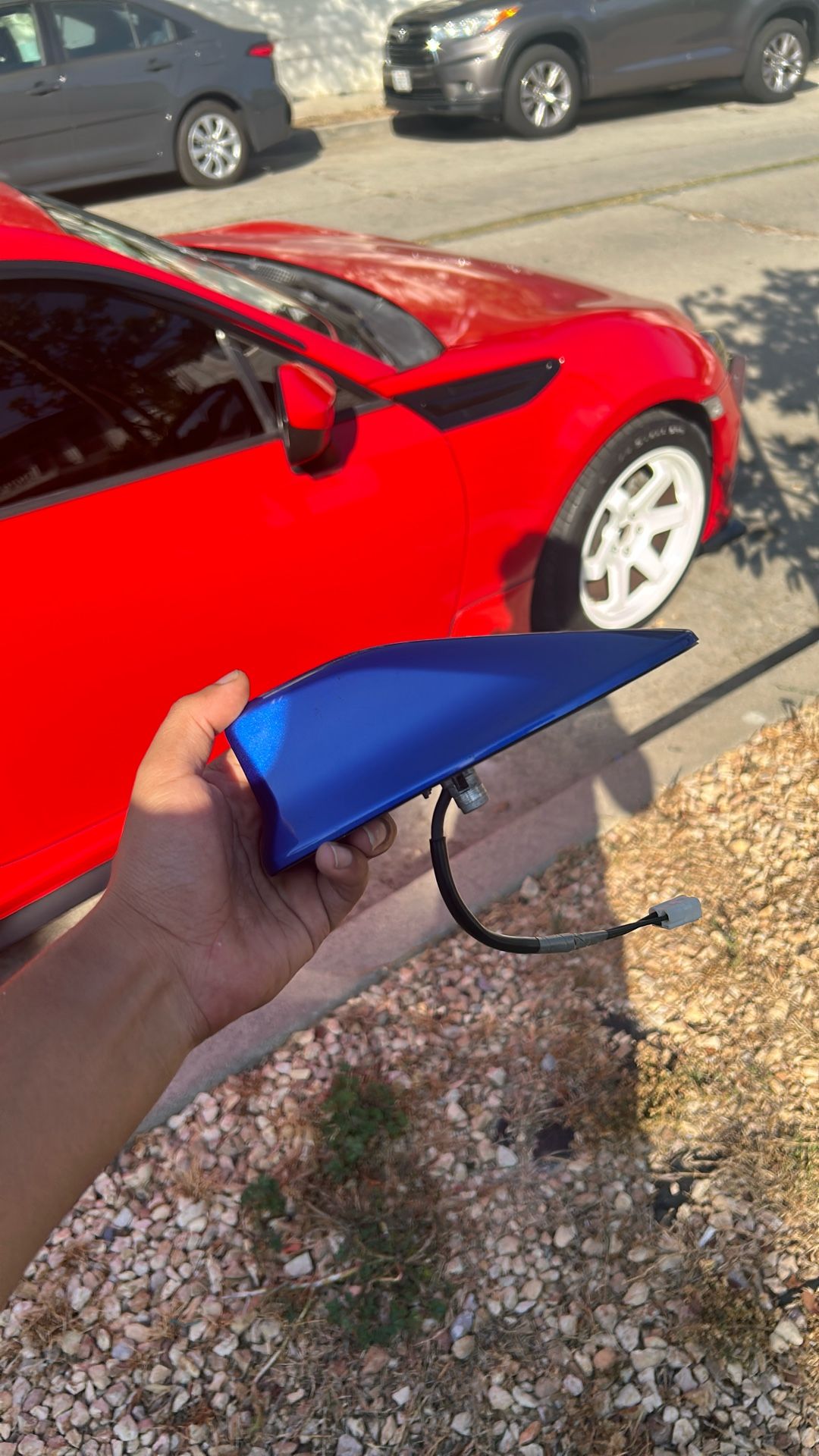 BRZ/FRS/86 Blue OEM antena “sharkfin”