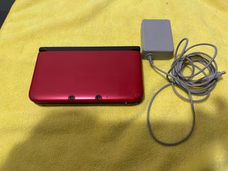 Nintendo 3ds xl loaded with lots of games!! Mario Zelda pokemon