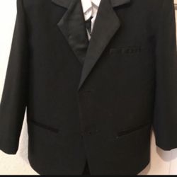 Tuxedo Suit Size 6T
