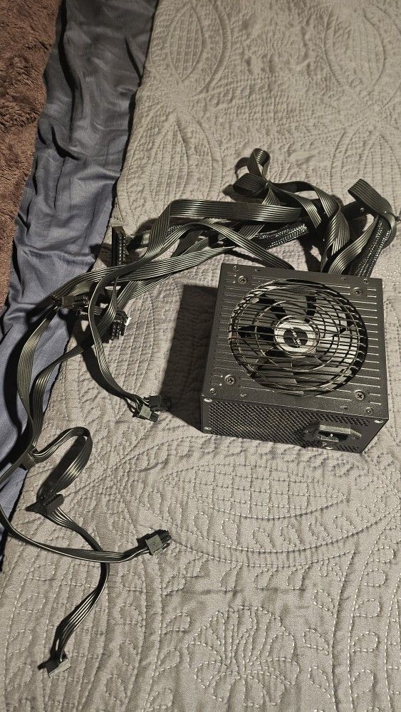 750W Semi-modular Power Supply