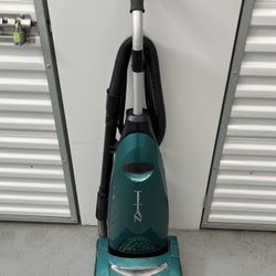 Titan T3600 Upright HEPA Vacuum Machine 12 AMPS - Works Great! Strong!