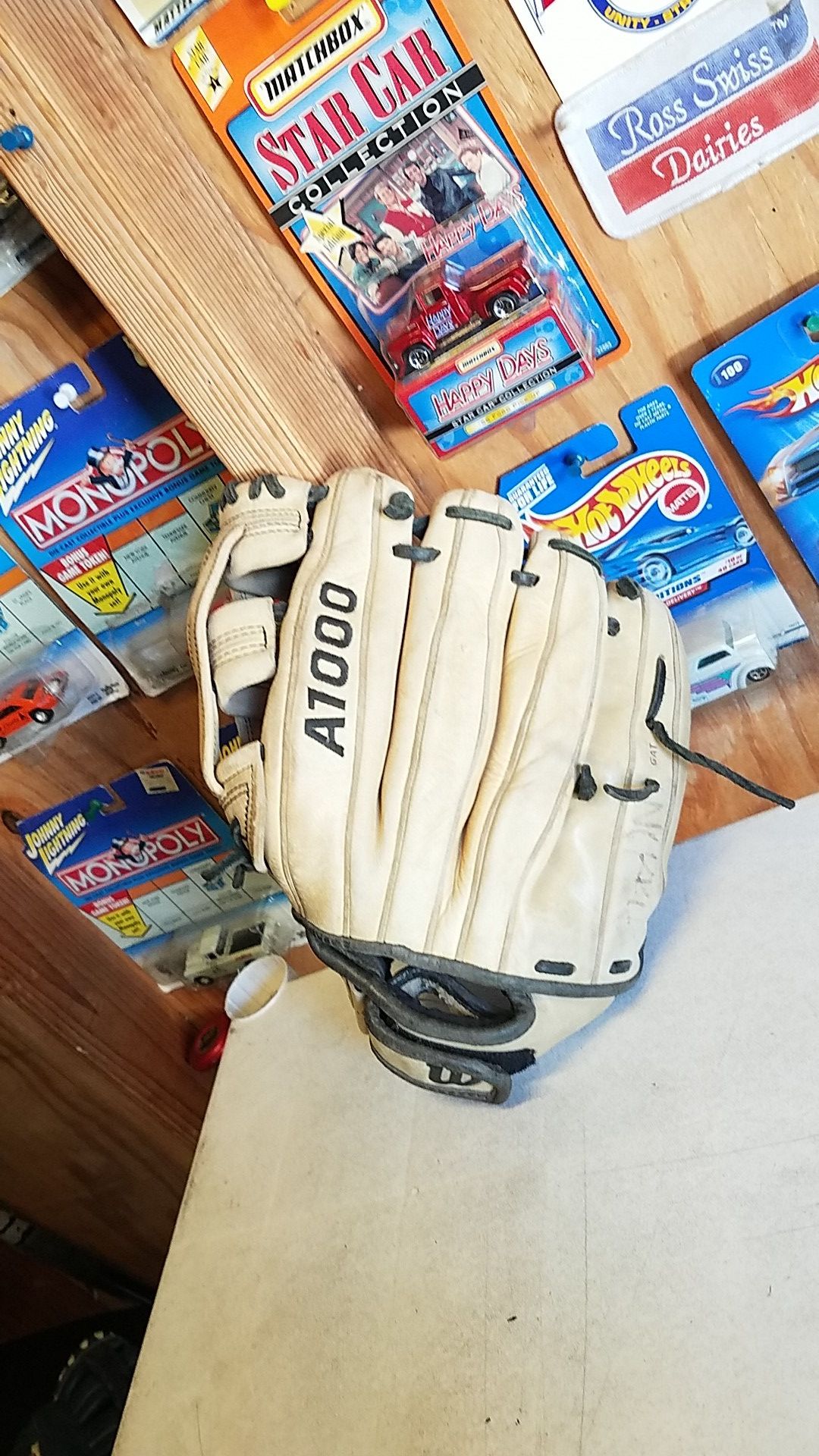 A1000 Fastpitch softball glove, 12 Inch