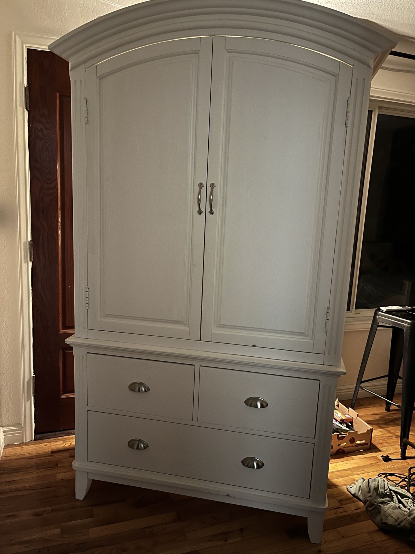 Armoire