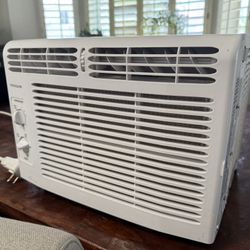 Frigidaire 5000 BTU Window Unit