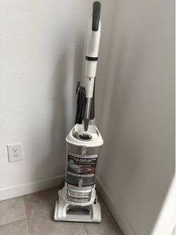 Shark Navigator LiftAway Professional Upright Bagless Vacuum Anti-Allergen- *AS IS*