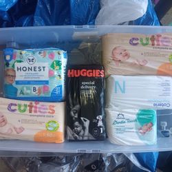 Pampers/diapers/pullups