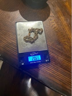 Gold bracelete