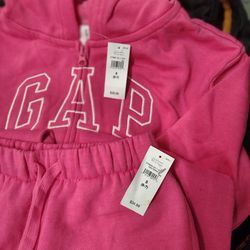 The gap sweatshirt and sweatpants