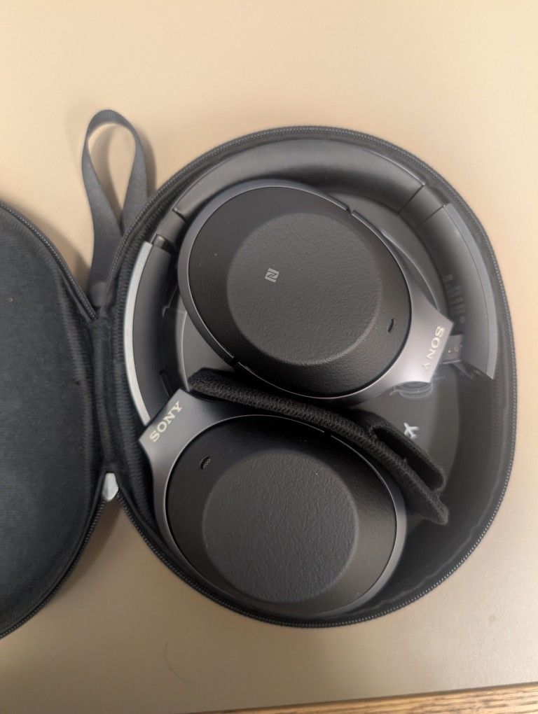 Sony Noise WH1000XM2 Headphones
