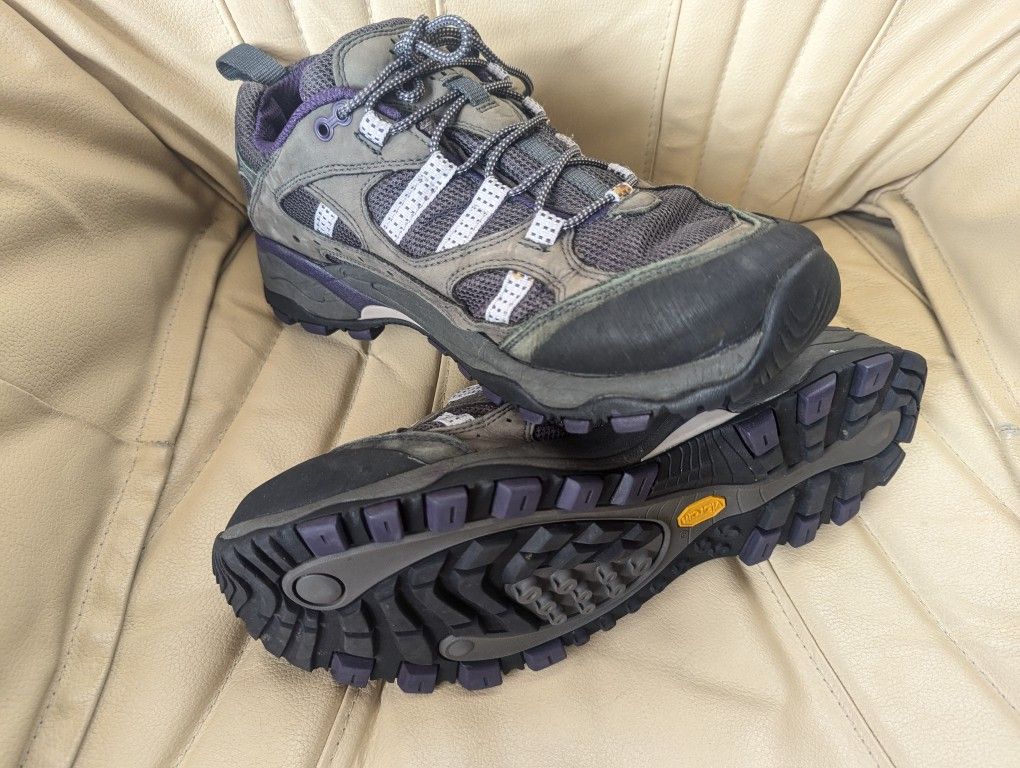 Woman's 11 Hiking Shoes Merrell Trail Running Leather Waterproof Vibrant Soles Keen La Sportiva Rei Vasque Oboz Columbia North Face Patagonia Asolo