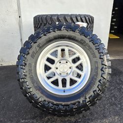 18" KMC rims w- 35" Toyo MT Open Country