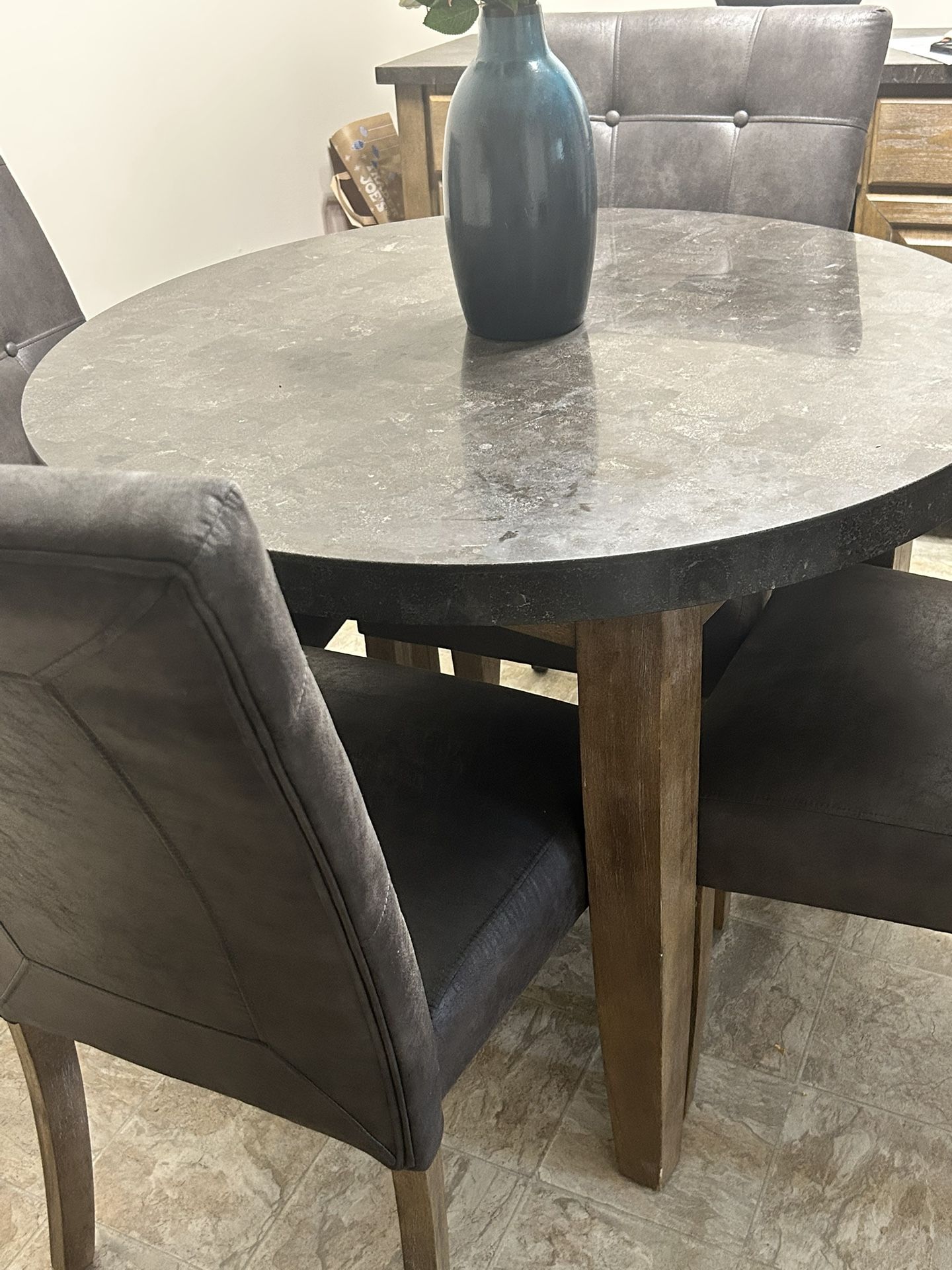 Bob’s Furniture Faux Marble Dinning And Buffet Table