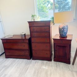 Vintage Real Wood 3 Piece Traditional Style Dresser Set