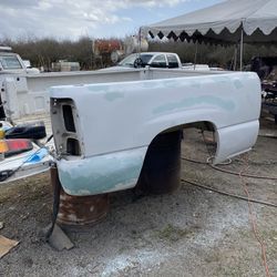 Chevy Bed 2001 Needs A Lil Bit Of Work