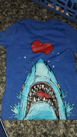 Shirt size 6/7