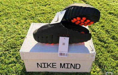 Nike Mind Sneakers Black Orange New with Tags