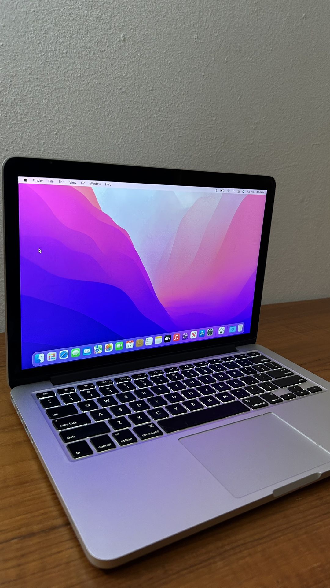 Apple MacBook Pro 13” Retina I5/8GB/256GB SSD $220