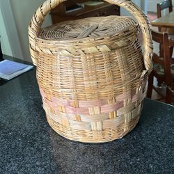SEWING BASKET With Lid