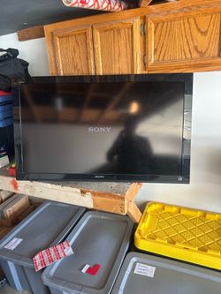TV LCD  Sony brand  50 inch TV Used in good condition  TV and  power cord only It does not come with a remote