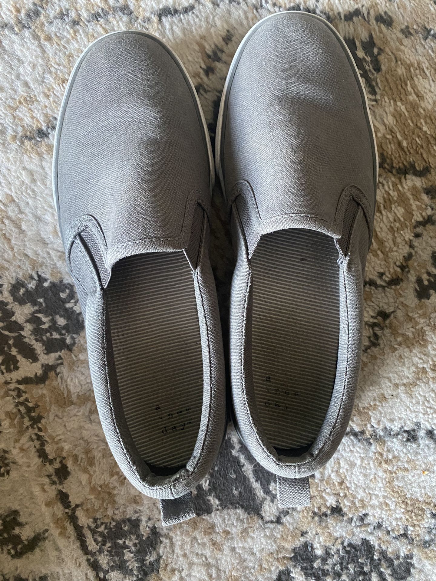 Gray Low too Sneakers