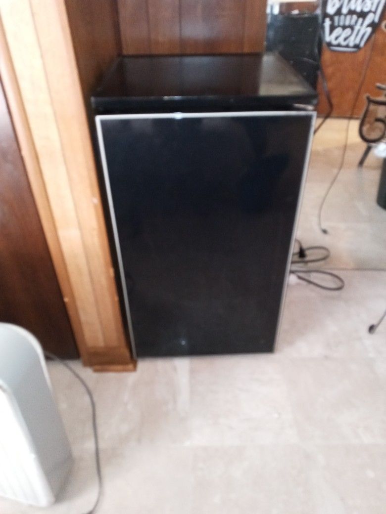 2 Mini Refrigerators 