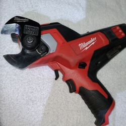 Milwaukee M12 600 MCM Cable Cutter Kit, Includes One Battery, And One Charger!!