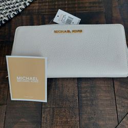 New Michael  Kors  Wallet 